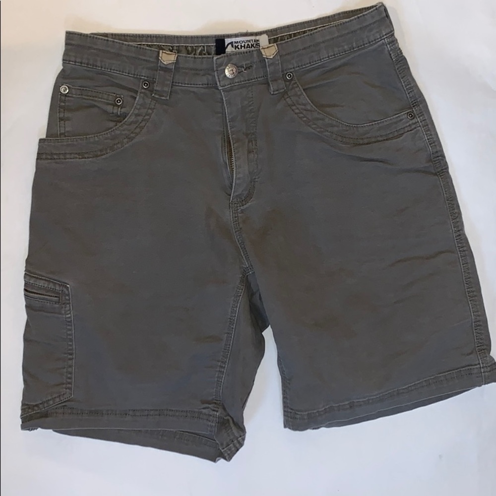 Mountain khaki shorts